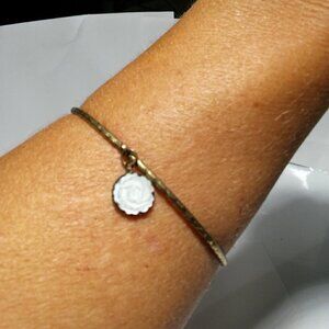 Women`s gold tone white rose flower floral bangle